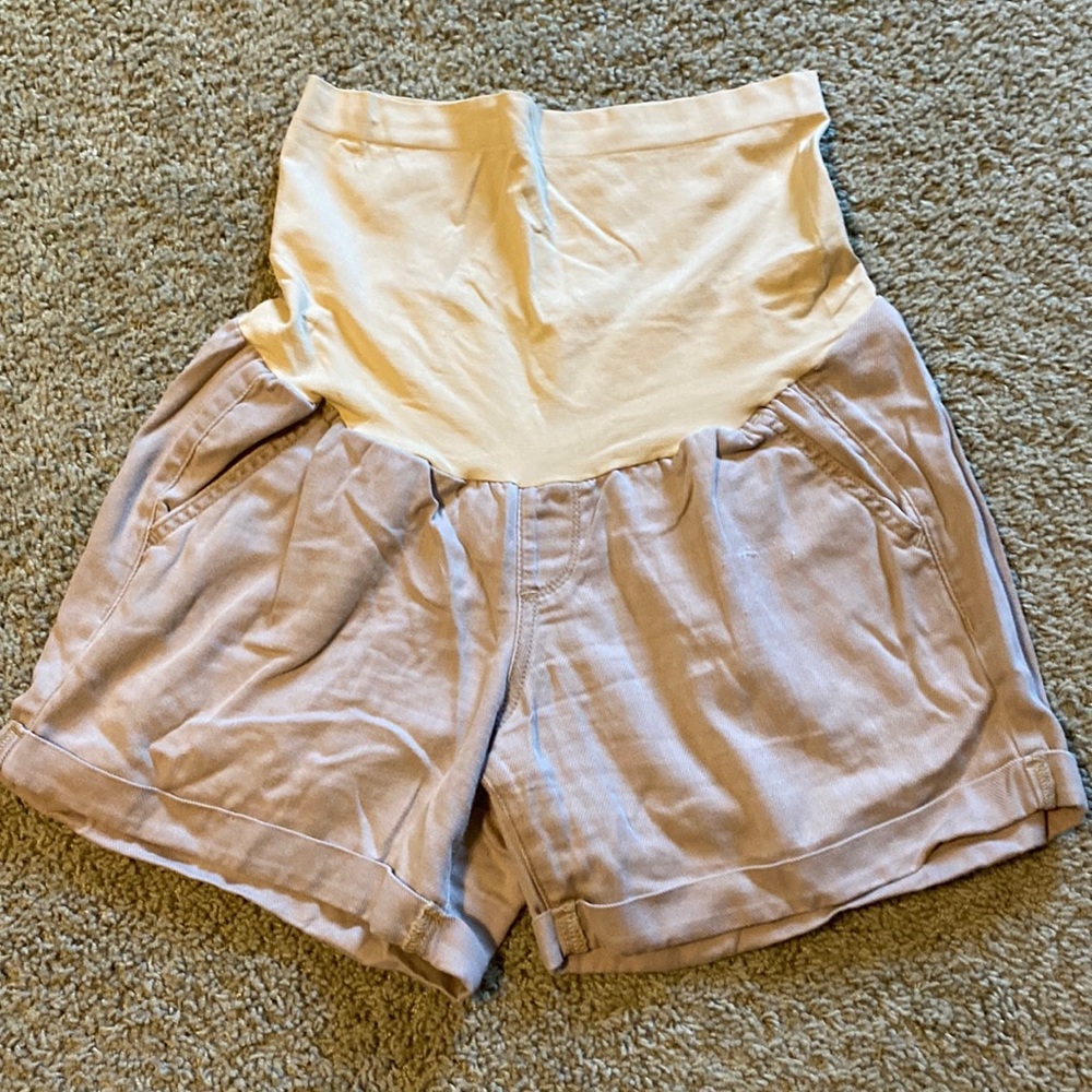 Khaki maternity shorts with pockets